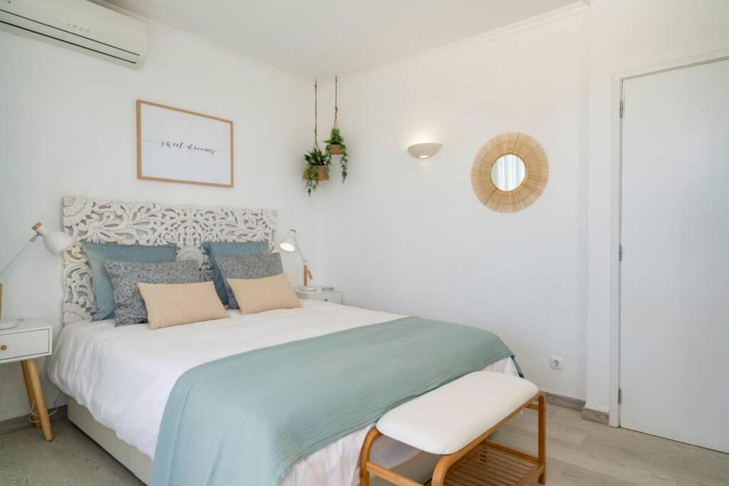 Front Beach Apartment Портиман Экстерьер фото